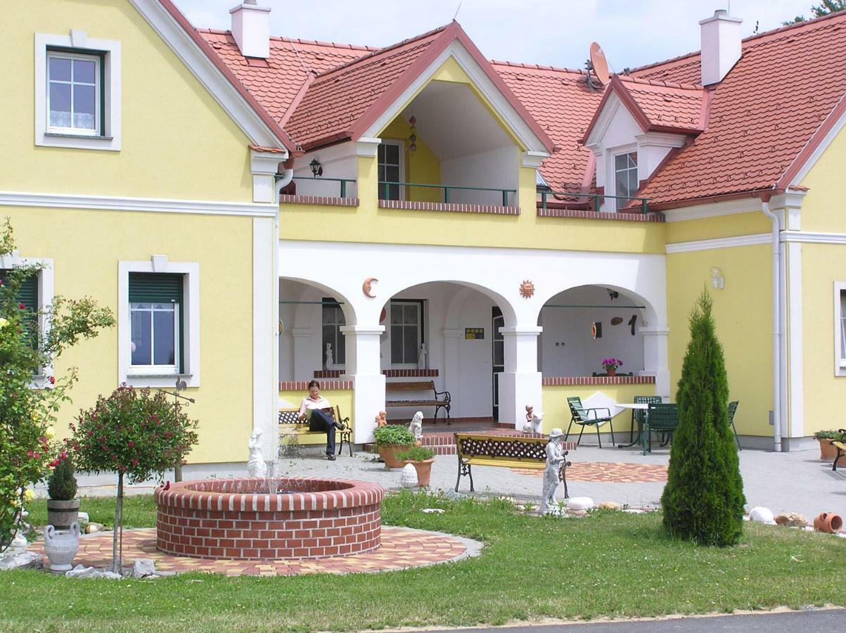 Arkadenhof Flasch Worterberg Экстерьер фото